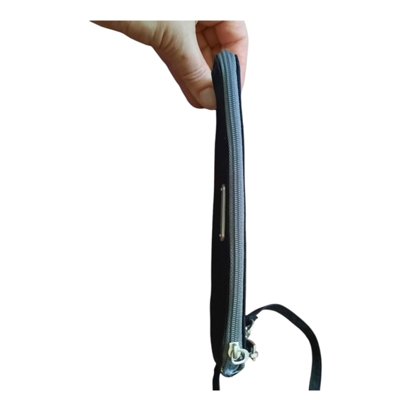 Baggallini Wristlet Black Nylon RFID Wallet Detachable Strap Zipper Closure - Picture 5 of 7